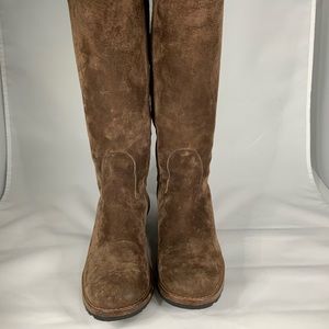 UGG sheepskin lined brown suede boots. Size 7.5